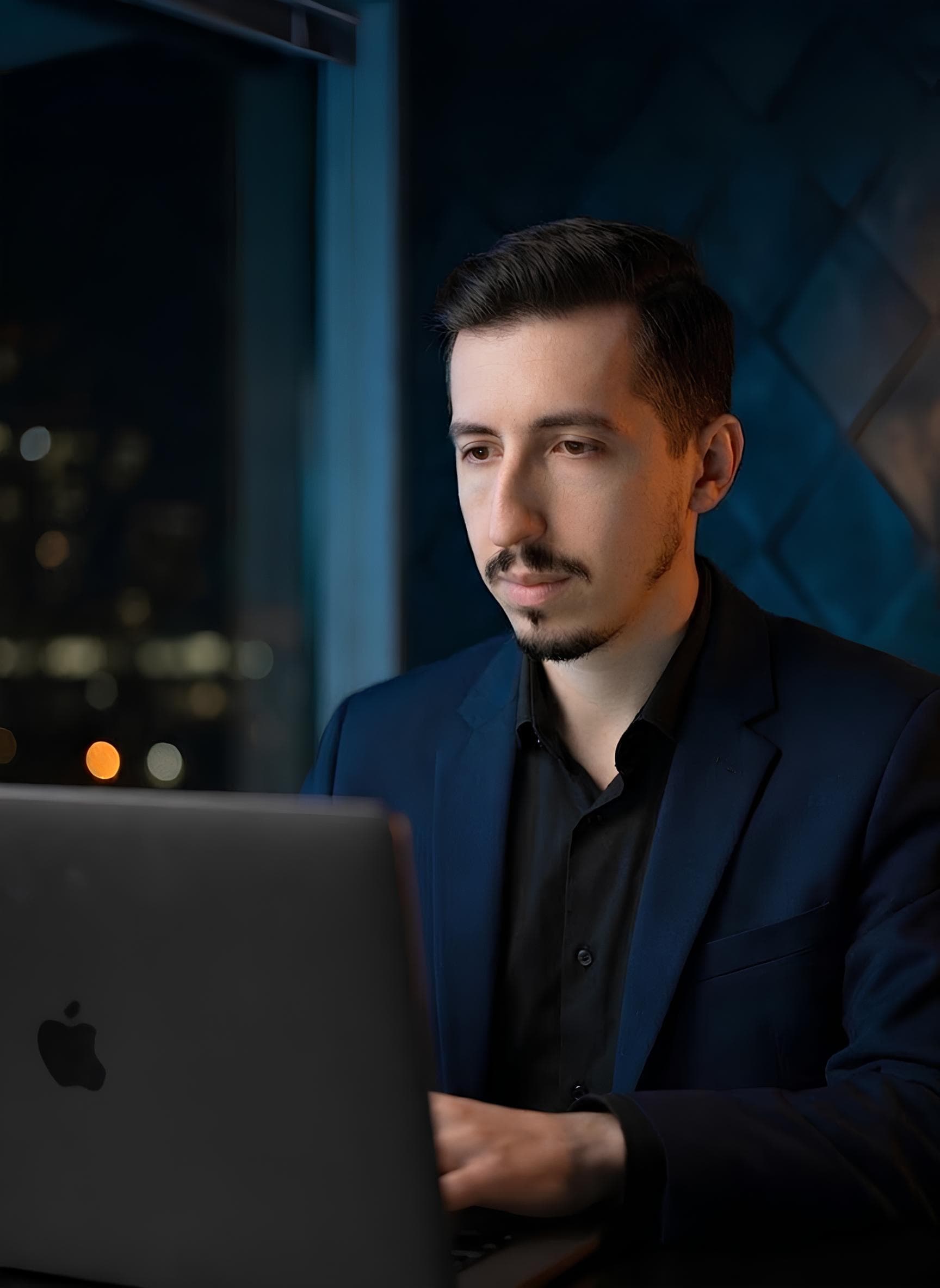 Михаил Васильев